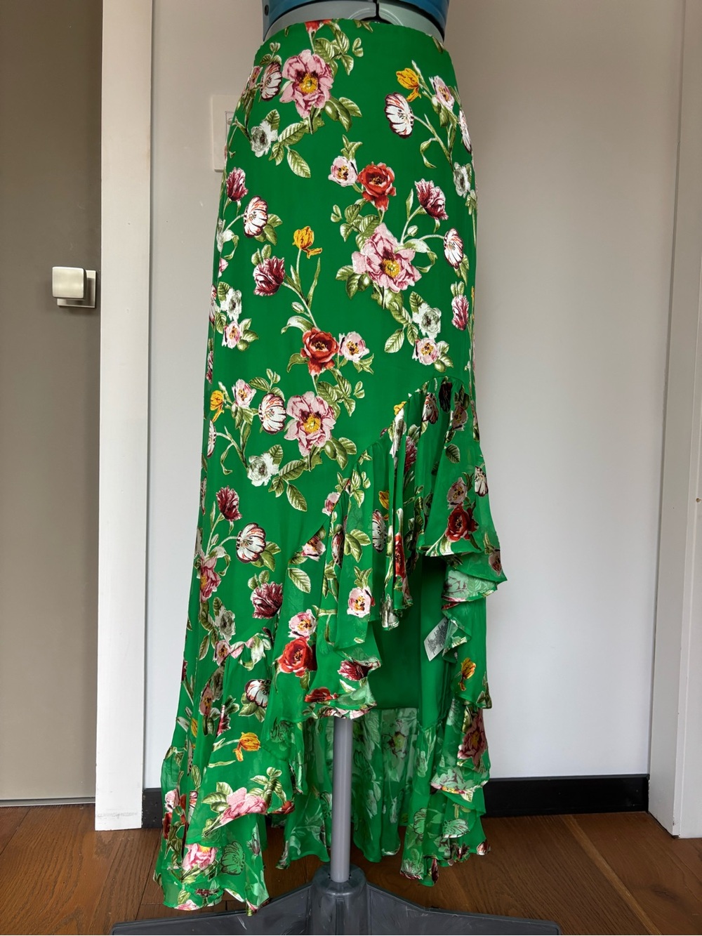 NWT Alice + Olivia Soraya Hamptons Floral Silk High-Low Maxi Skirt 4